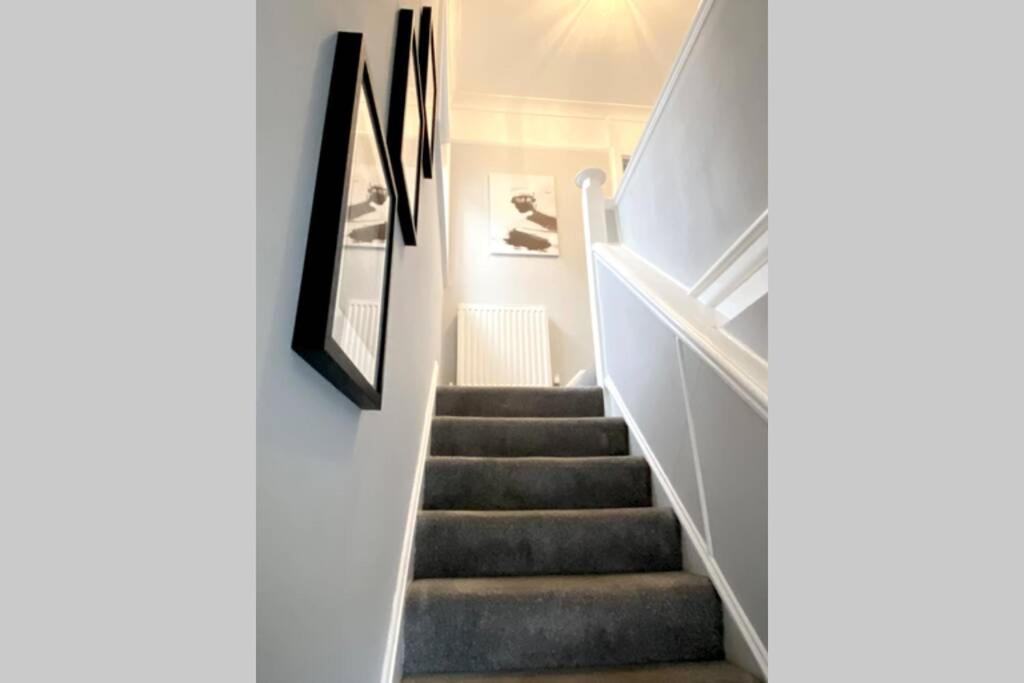 Spacious 2 Bed Apt Sleeps 4 Near Bournemouth Beach Exterior photo